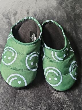 BAGGU Green Smiley Kids Slip-On Slippers